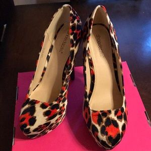 Leopard platform heels
